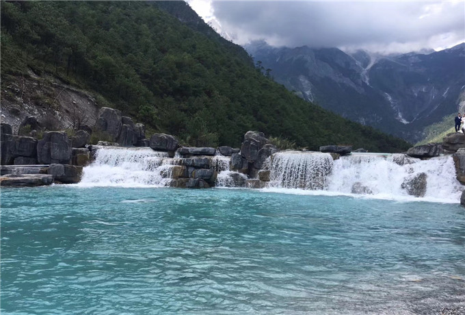 青島會(huì)議商務(wù)車接送機(jī)服務(wù)—青島會(huì)議旅游